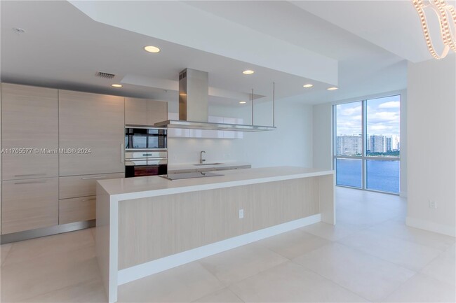 Building Photo - 17111 Biscayne Blvd