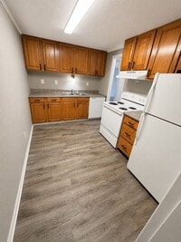 Building Photo - 420-420 MILLS STREET, 32