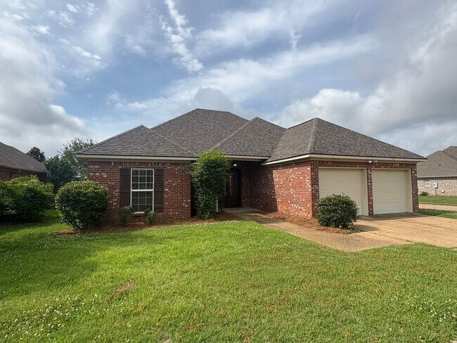 Building Photo - For Rent in Brandon School District!