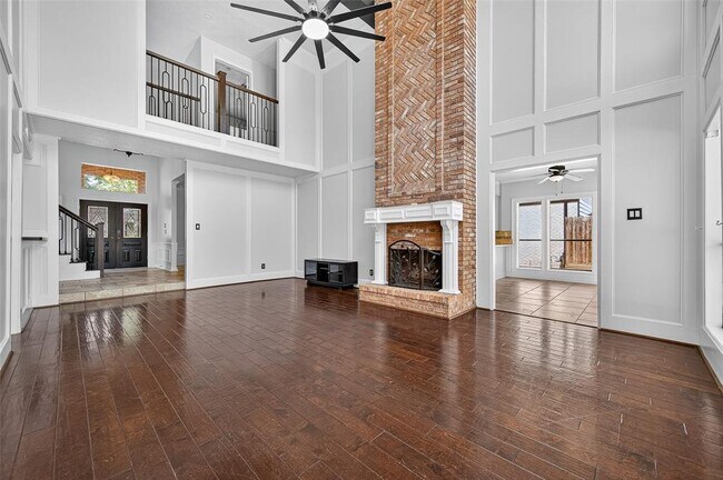Building Photo - 1035 Flagmore Dr