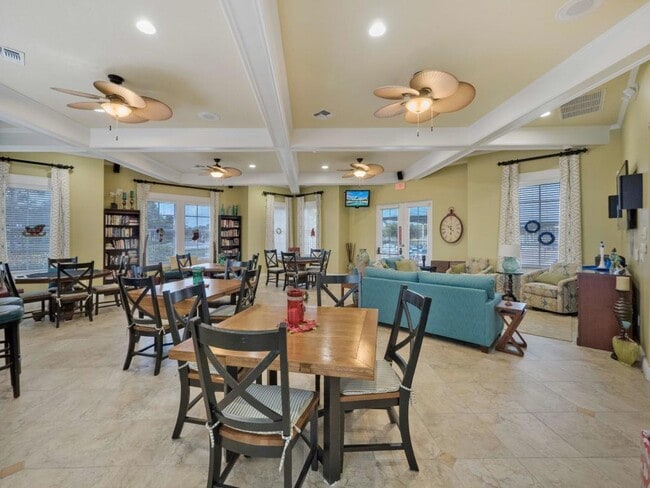 Building Photo - 9516 SW Flowermound Cir