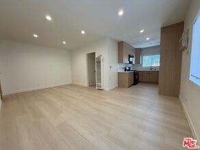 Building Photo - 708 Porter St
