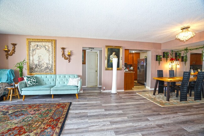 Building Photo - 1833 S Ocean Dr