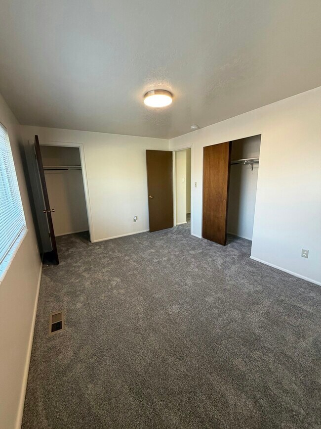 Building Photo - 4337 S 700 W