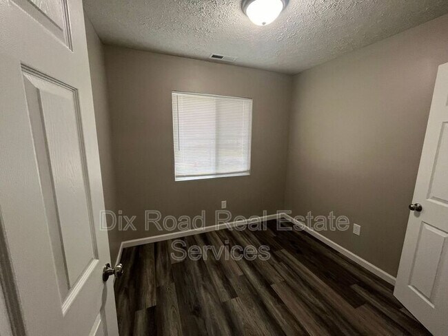 Building Photo - 4459 Catalina Ave