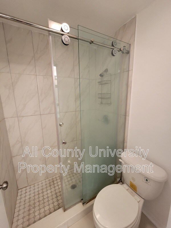 Building Photo - 2601 SW Archer Rd