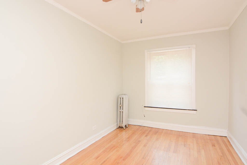 Building Photo - 2117 W Ainslie St