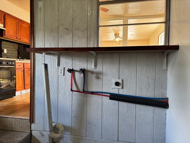 Building Photo - 3 Bedroom 2 Bathroom Home in SW Oklahoma C...