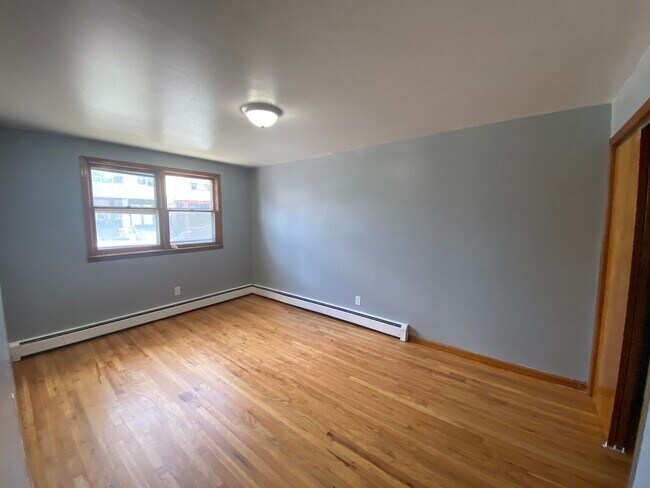 Building Photo - 468 Avenue A