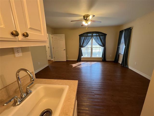 Building Photo - 1825 Glenway Dr