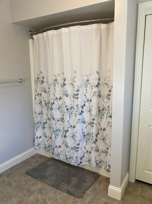 Building Photo - 20 Mary St