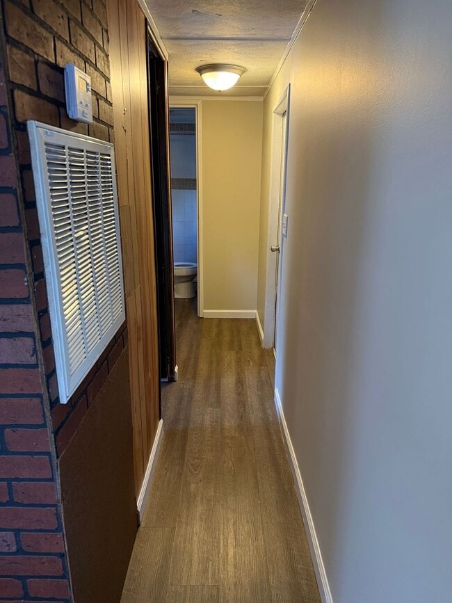 Building Photo - 2 bedroom, 1 bath mobile home