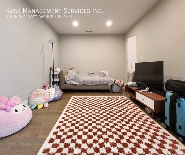 Building Photo - 837 N Wolcott Ave