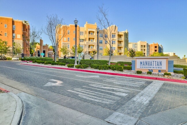 Building Photo - STUNNING 3 BEDROOM 2 FULL BATH FIRST FLOOR...