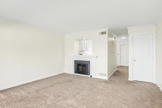 Building Photo - Two bedroom, one bathroom interior townhome in Mechanicsburg near Lisburn Rd.