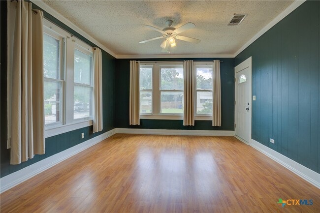 Building Photo - 262 Clemens Ave