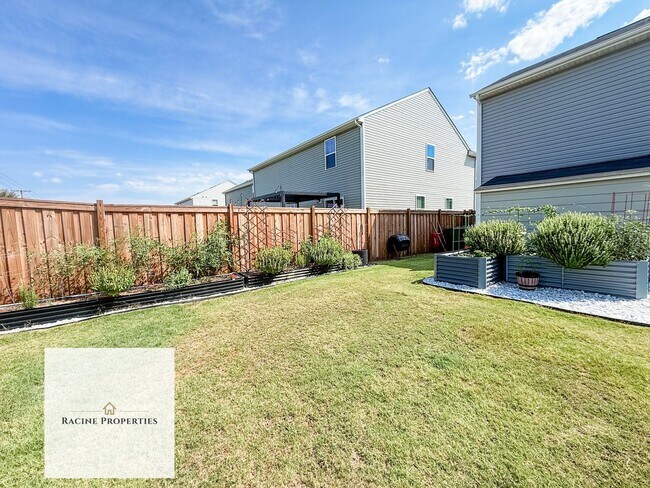 Building Photo - 624 Batchomble Ln