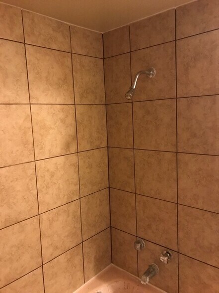 Building Photo - 6734 S Perry Ave