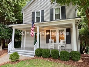 Building Photo - Spacious home located in The Avenues