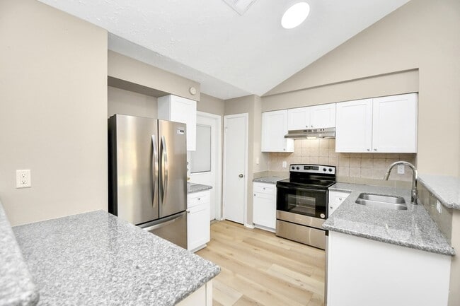 Building Photo - 10023 King Ranch Ln