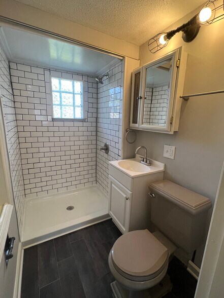 Building Photo - 278 Hosack St