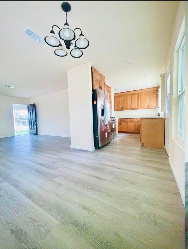 Building Photo - 7949 Clearfield Ave