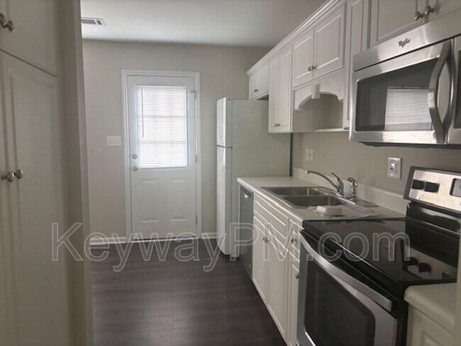 Building Photo - 103 Ginkgo Ln