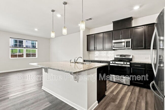 Building Photo - 6331 Andante Ave