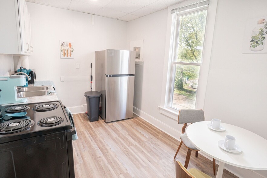 Building Photo - 731 S 7th St