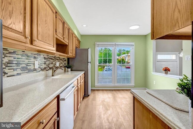 Building Photo - 4255 Sleepy Lake Dr
