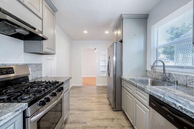 Building Photo - La Mesa Living at Its Best – Spacious Home w/Solar!