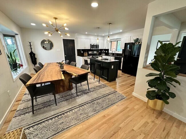 Building Photo - Beautiful 5 Bedroom Ranch in Virginia Vale