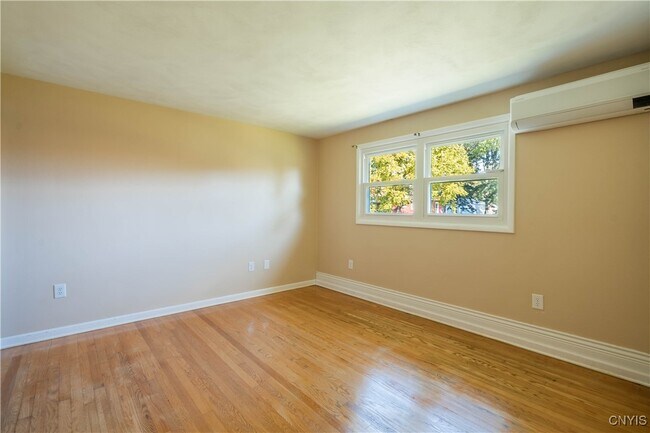 Building Photo - 8810 Seneca Ave