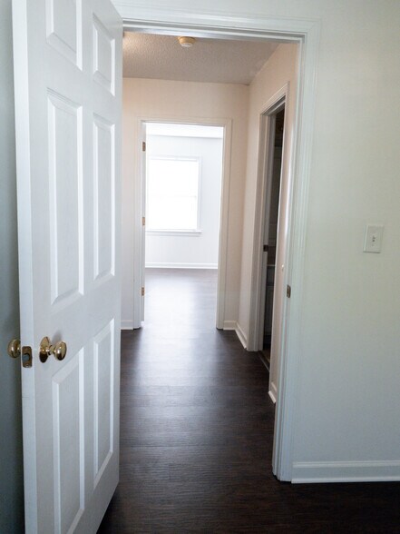 Building Photo - 152 Gray Station Rd