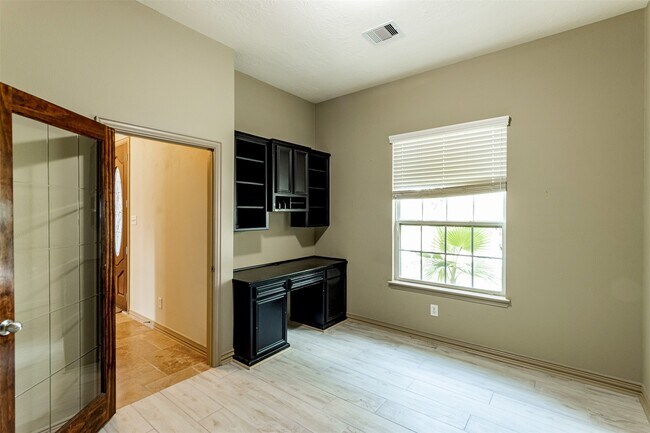Building Photo - 25010 Florina Ranch Dr