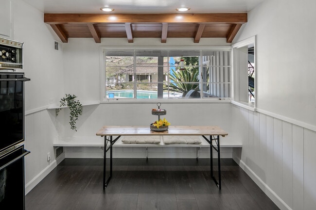 Building Photo - 19471 Rosita St