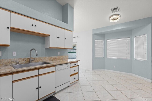 Building Photo - 5141 Eldora Ave