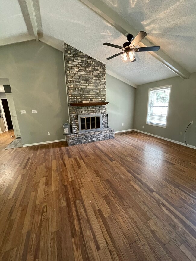 Building Photo - 206 Timber Ln St