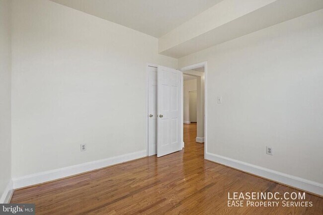 Building Photo - 1725 Lanier Pl NW