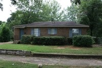 Building Photo - 2050 Yancey Ave