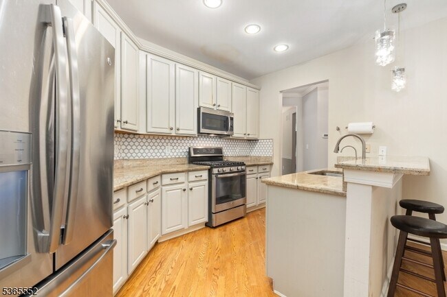 Building Photo - 18 Henning Terrace