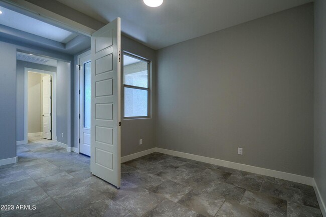 Building Photo - 5139 N 187th Ln