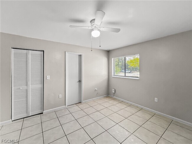 Building Photo - 2704 Owen Ave S