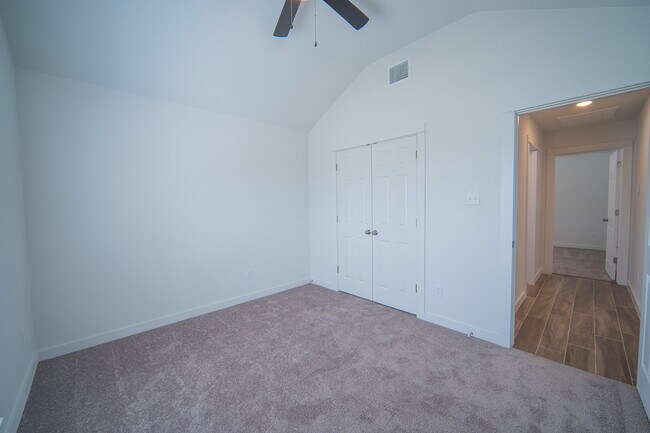 Building Photo - 1414 Sideoats Ln