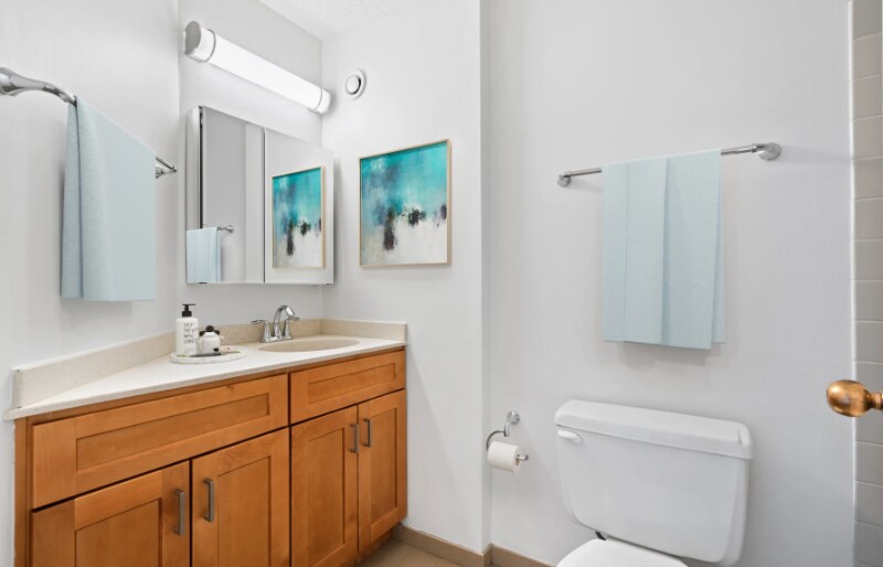 Building Photo - 710 N Dearborn St