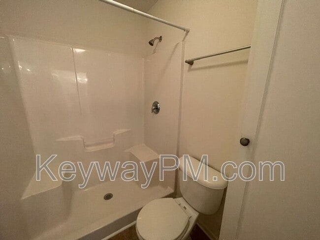 Building Photo - 208 Satomi Way