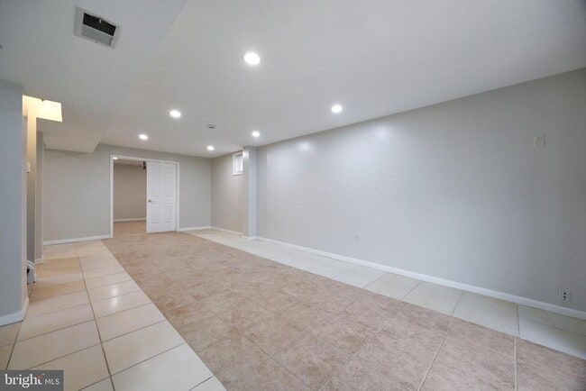 Building Photo - 16729 Queen Anne Rd