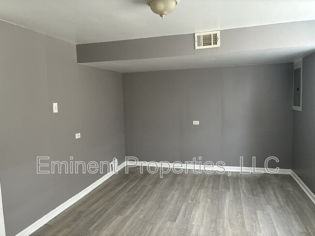 Building Photo - 9053 S Aberdeen St