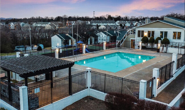 Building Photo - 300 Hickory