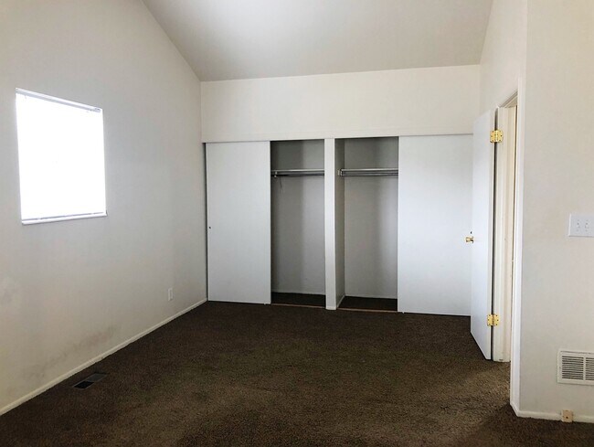 Building Photo - 1038 Cedar Ridge Rd
